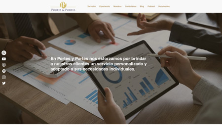 Portes y Portes: Empresa de servicios financieros, el trabajo fue adaptar una plantilla de Wix a sus colores corporativos y necesidades como empresa.
